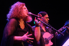 Sarah Jane Morris e
                                Antonio Forcione